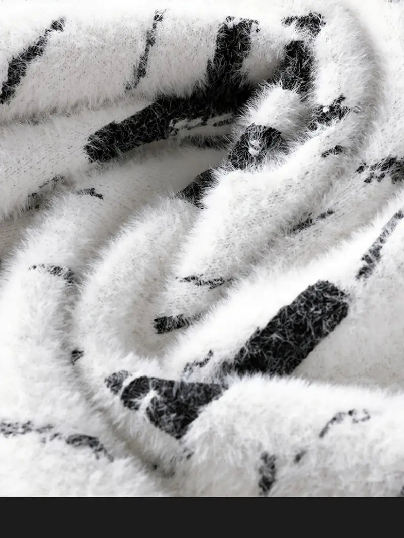 Commisely Abstract Black & White Knitted Sweater